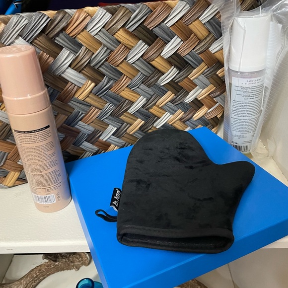 🖤2 New Dark Self Tanners and a b•tan black mitten - Picture 3 of 7